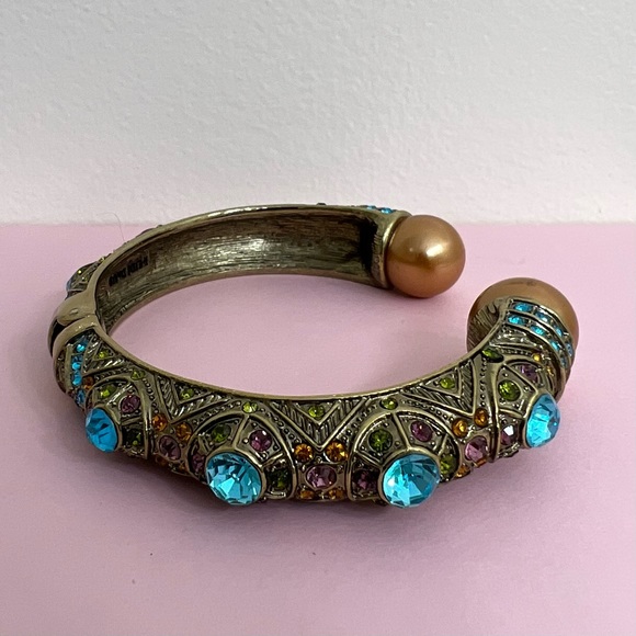 Heidi Daus Coral Pearl Clamp Bangle with Aqua Crystals - Picture 10 of 17